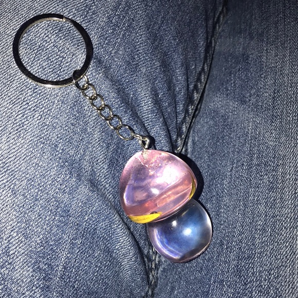 Custom epoxy mushroom 🍄 keychain with my favorite leaf New - Picture 2 of 6